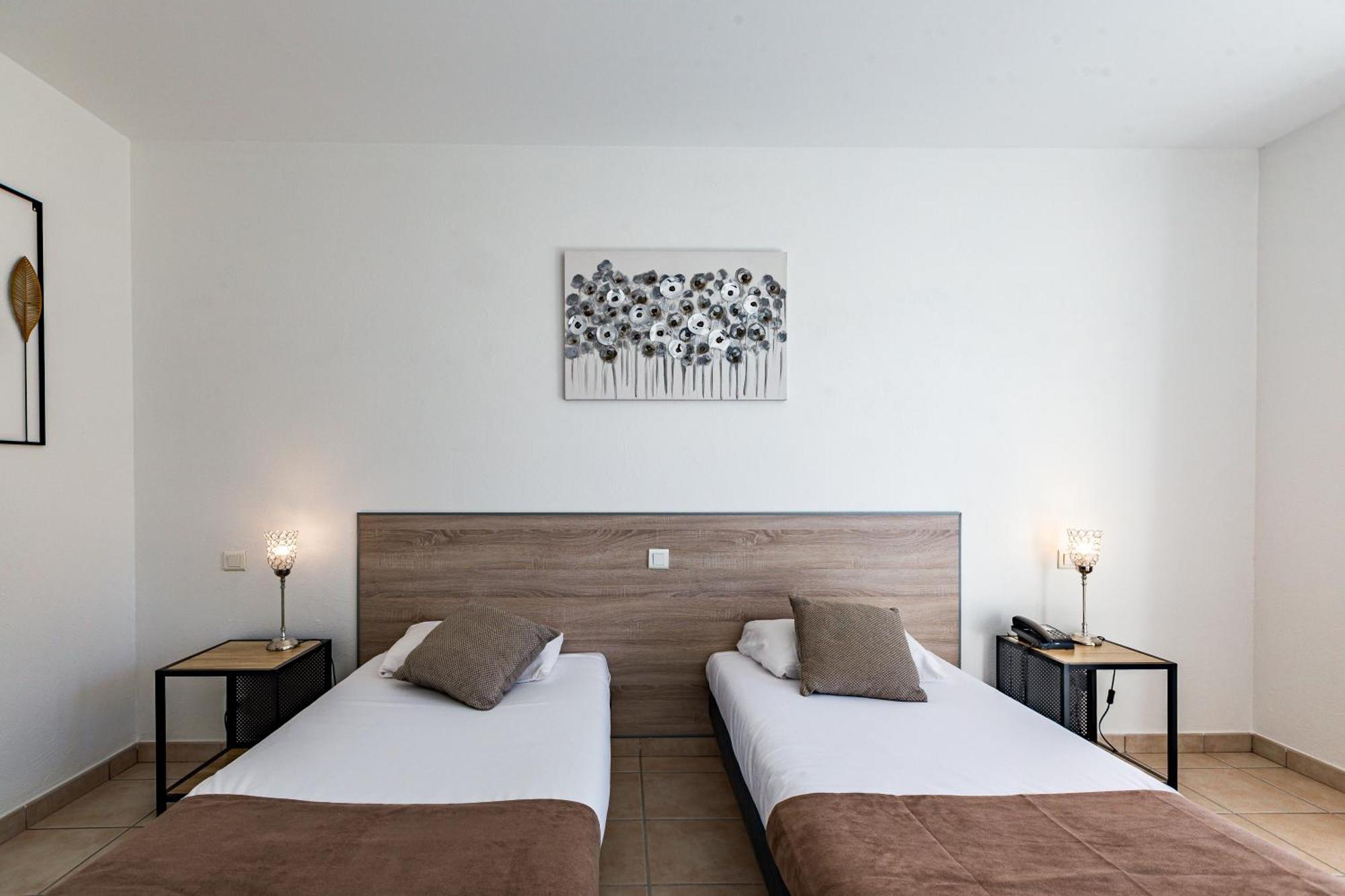 Logis Hotel L'Oliveraie Cognac Exterior photo